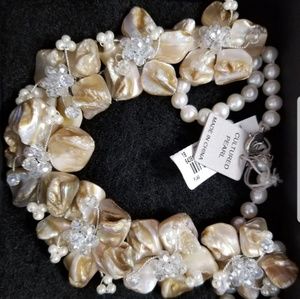 Cultured pearl necklace